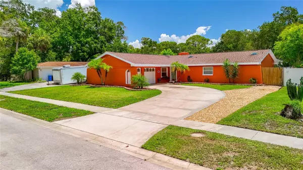 8008 FOUNTAIN AVE, Tampa, FL 33615