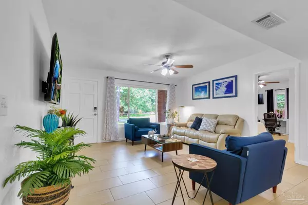 5900 Audubon Dr, Pensacola, FL 32504