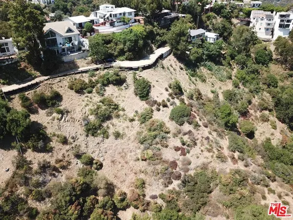 2072 N Lewis Ter, Los Angeles, CA 90046