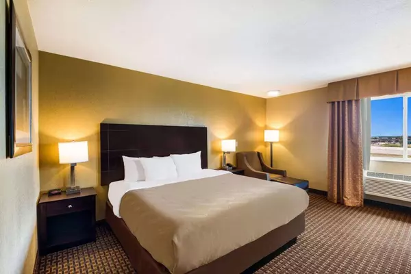 4950 NE 14th St #Quality Inn, Des Moines, IA 50313-2033