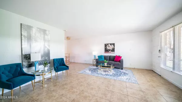 1320 E BETHANY HOME Road #104, Phoenix, AZ 85014