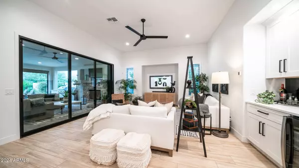 16744 W EDGEMONT Avenue, Goodyear, AZ 85395