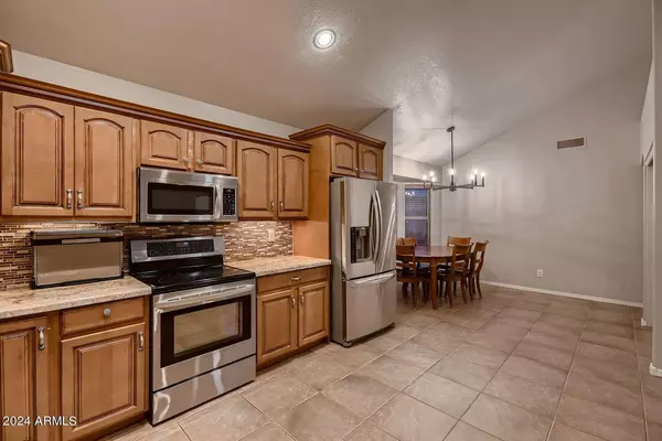 2744 E BROOKWOOD Court, Phoenix, AZ 85048