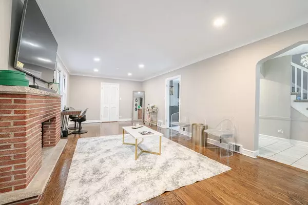 11135 S Parnell AVE, Chicago, IL 60628