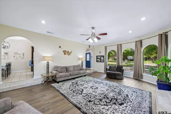 17350 Mary Martin, Flint, TX 75762