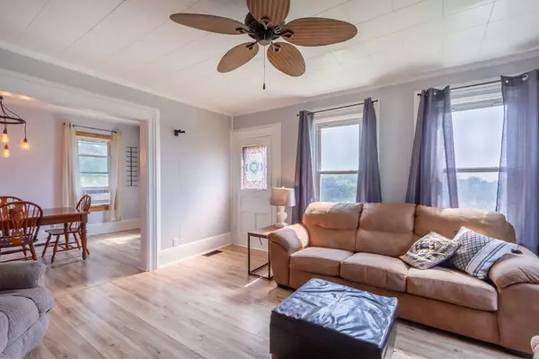 86 GLIDDEN RD, Kingston, IL 60145