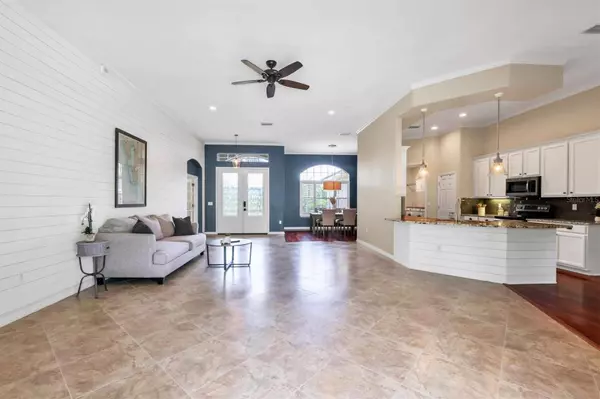 164 CLEAR LAKE DR, Englewood, FL 34223