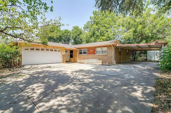 360 W Southern Avenue, Saginaw, TX 76179