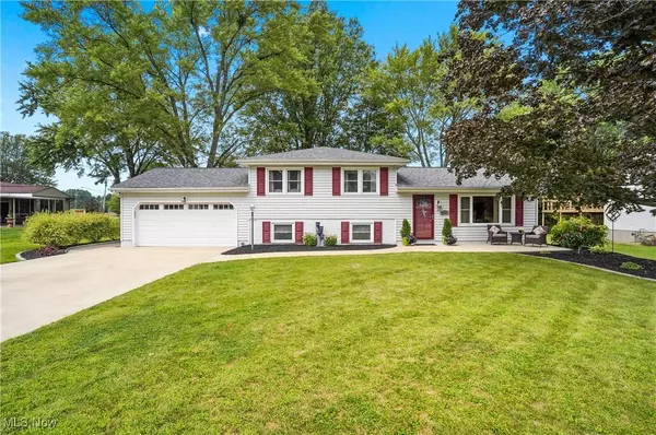 1853 Beaver TRL, Weathersfield, OH 44440
