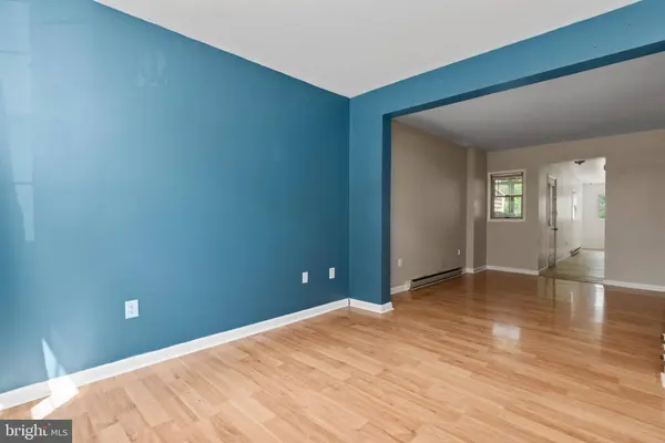 323 N EAST ST, Carlisle, PA 17013