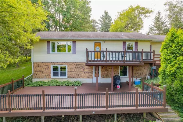 4908 High Chaparral Road, Marshall, WI 53559