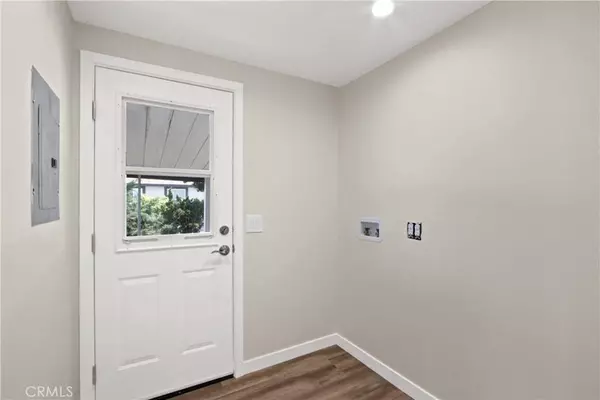 407 Sandstone DR, Santa Ana, CA 92704