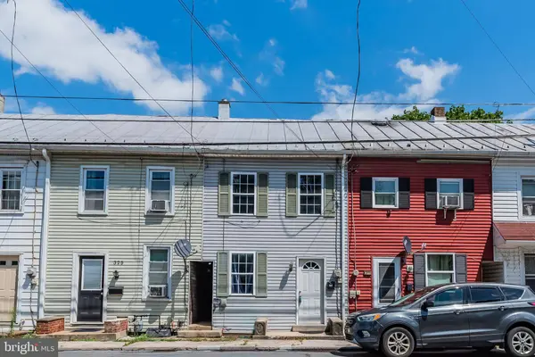 323 N EAST ST, Carlisle, PA 17013