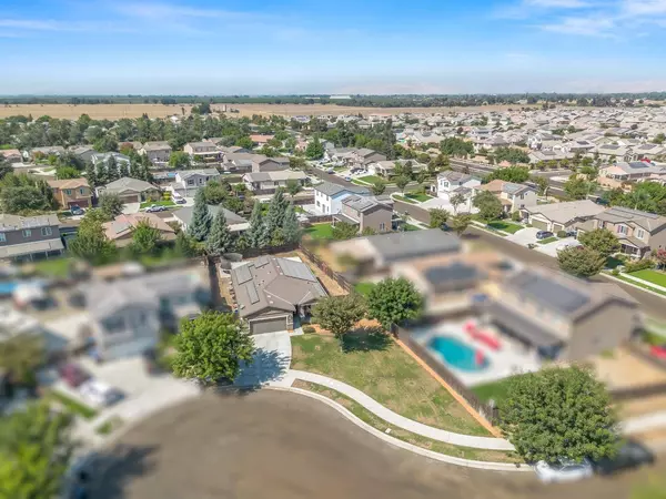 2326 Flagstaff Court, Visalia, CA 93291