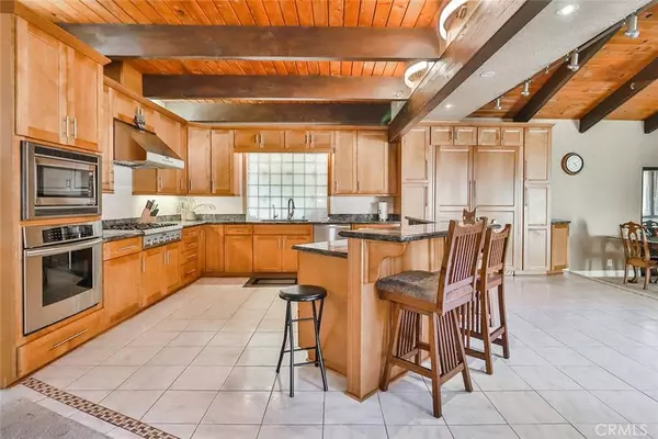 1135 Hacienda DR, Simi Valley, CA 93065