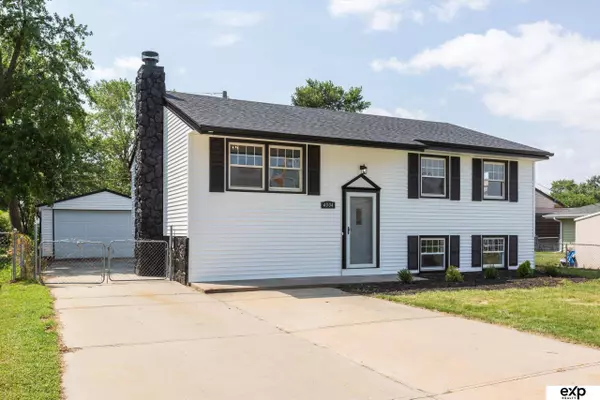 4004 Bel Air Drive, Council Bluffs, IA 51501