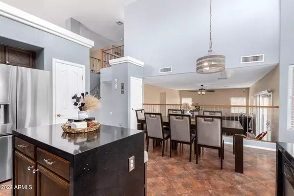 8018 W WILLIAMS Street, Phoenix, AZ 85043