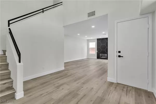 1949 Sondrio Drive, Las Vegas, NV 89134