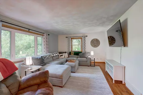 4908 High Chaparral Road, Marshall, WI 53559