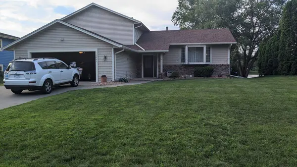 1641 Camelot LN NE, Fridley, MN 55432