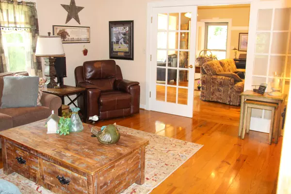 3440 S Monterey Dr, New Berlin, WI 53151