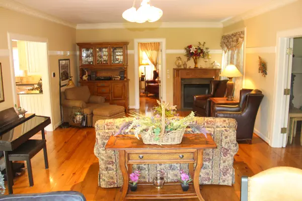 3440 S Monterey Dr, New Berlin, WI 53151