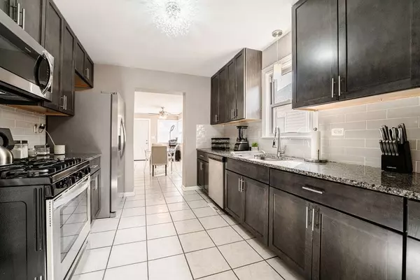 11135 S Parnell AVE, Chicago, IL 60628