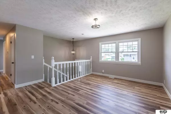 4004 Bel Air Drive, Council Bluffs, IA 51501