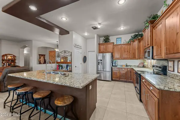 22025 W BAJADA Drive, Wittmann, AZ 85361