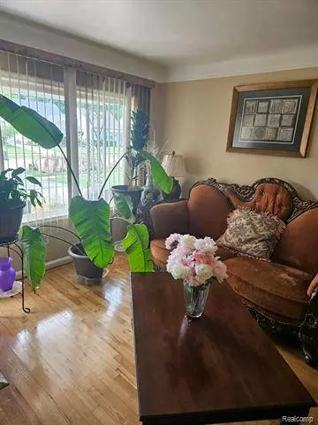 22796 ROXANA Avenue, Eastpointe, MI 48021