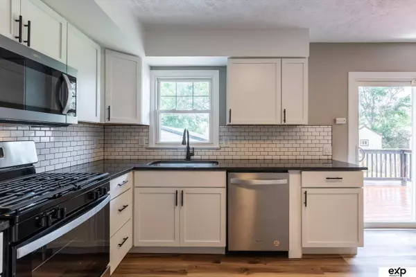 4004 Bel Air Drive, Council Bluffs, IA 51501