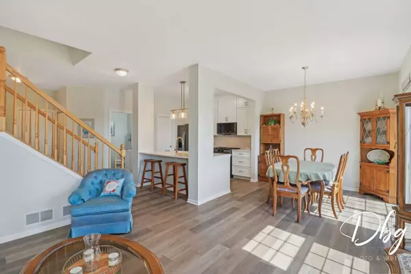 572 N Fox TRL, Round Lake, IL 60073