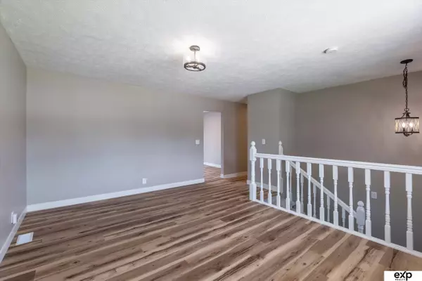 4004 Bel Air Drive, Council Bluffs, IA 51501