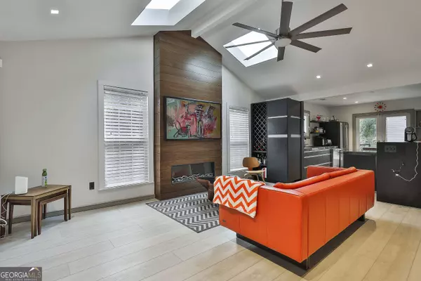 1634 Tallulah St, Atlanta, GA 30318