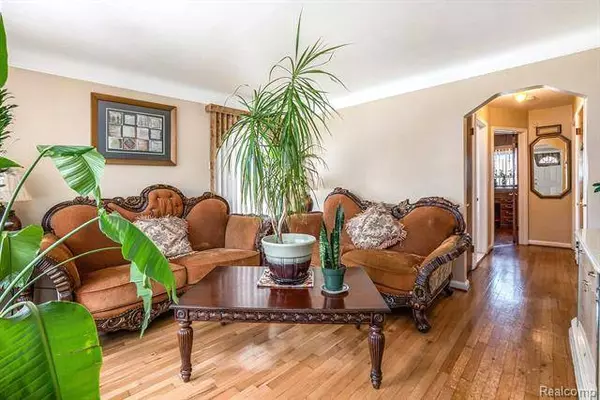 22796 ROXANA Avenue, Eastpointe, MI 48021