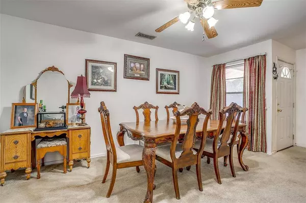 360 W Southern Avenue, Saginaw, TX 76179