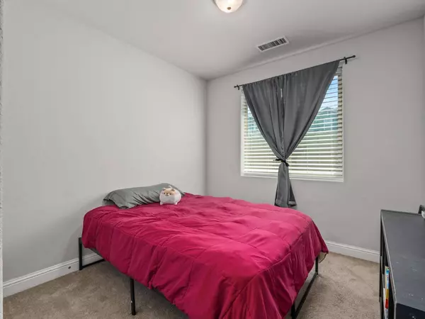 6232 E Emma Drive, Fresno, CA 93727