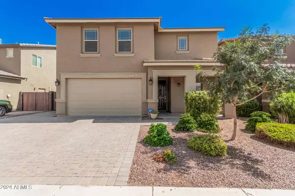921 W WHISTLING THORN Avenue, San Tan Valley, AZ 85140