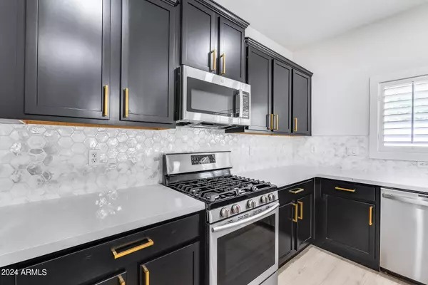 14108 W LISBON Lane, Surprise, AZ 85379