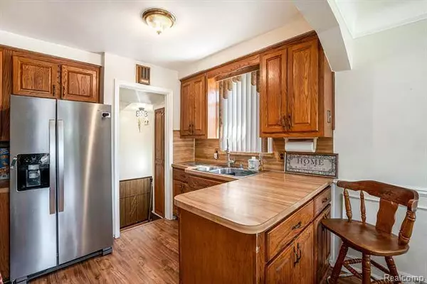 22796 ROXANA Avenue, Eastpointe, MI 48021