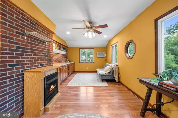 128 GOLF HILLS RD, Havertown, PA 19083