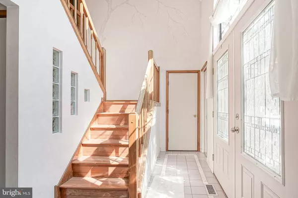 9 CHRISTOPHER LN, Glassboro, NJ 08028