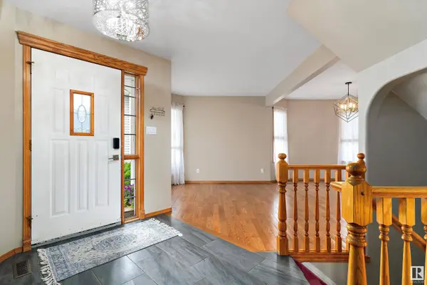 17055 114 ST NW, Edmonton, AB T5X 5X7