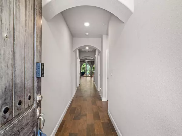 6232 E Emma Drive, Fresno, CA 93727