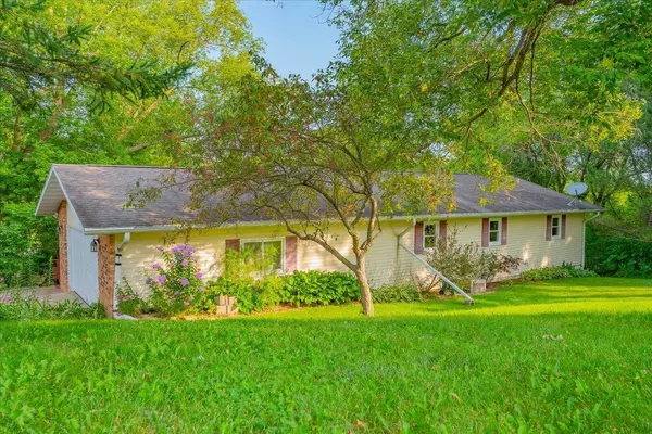 4908 High Chaparral Road, Marshall, WI 53559