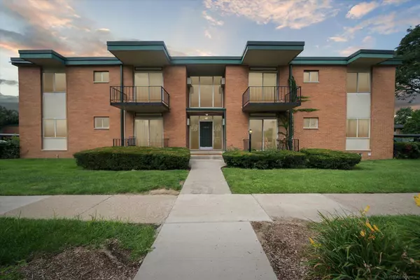 1942 Axtell #1 Drive, Troy, MI 48084