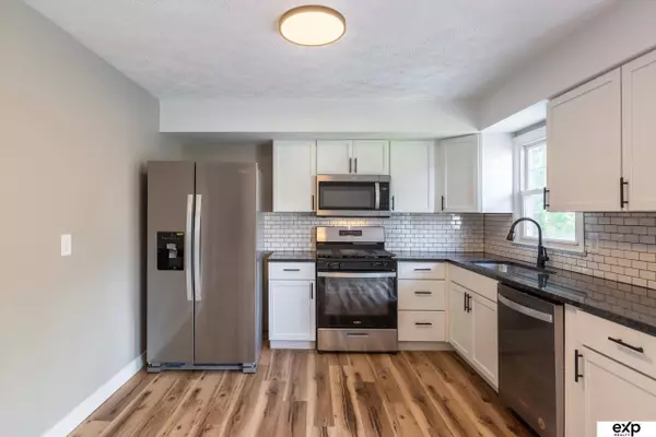 4004 Bel Air Drive, Council Bluffs, IA 51501