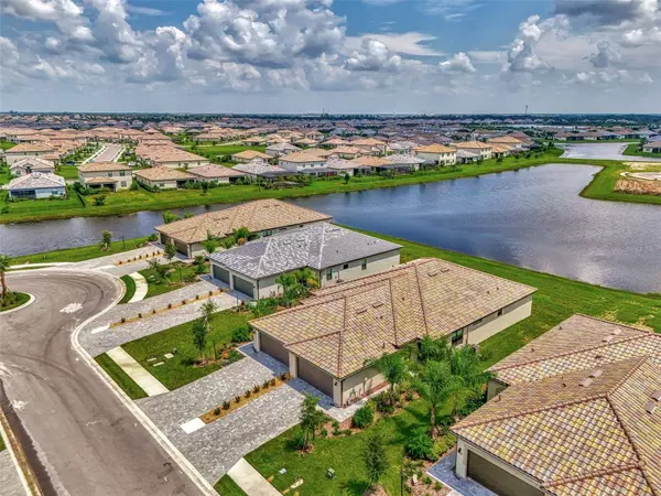 5425 MYSTIC WATER CV, Lakewood Ranch, FL 34211