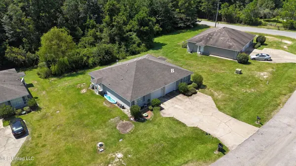 8 Ivy Cove #A&B, Mchenry, MS 39561