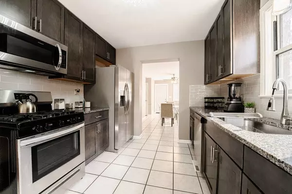 11135 S Parnell AVE, Chicago, IL 60628